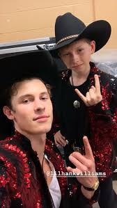 Pin By Grace Knapp On Shawn Mendes In 2020 Shawn Mendes Shawn Mendes