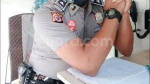 Mungkin dia kira aku cuma pengusaha kecilan. Viral Satpam Disangka Polisi Ini Syarat Memakai Seragam Baru Satpam Suara Sulsel