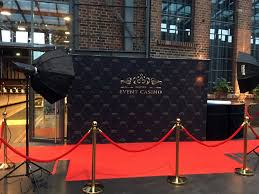 Roter teppich rollenware 2 m breit, länge 10m, 20m, 30m. Red Carpet Empfang Fur Ihr Event Mieten Roter Teppich Glamour Gala Kinoevent Fotobox Fotografen