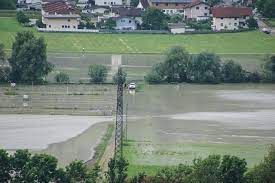 Ganze orte sind mittlerweile von der außenwelt abgeschnitten, häuser eingestürzt, 156 menschen sind bisher gestorben. Hochwasser In Tirol Unsertirol24