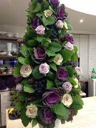 Pin By Suzanne B On Floral Art Floristry Flower Arranging Floral Christmas Tree Flower Arrangements Flower Decorations