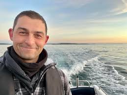 💪 Tail up or tail down—what's your preferred setup? With the Deviator  Tail's Cross Jaw Lock system, you can easily switch tails or directions to  create a whole new movement pattern. How