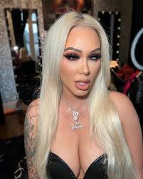 Swipe to the end for a surprise 🙃 BMI Awards glam