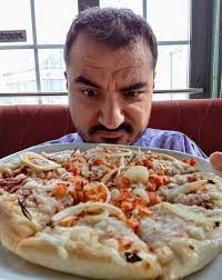 Many pizza places have vegan dough and sauce, but no cheese and those will not be put on this list. Kripparrian On Twitter Local Place Just Got A Vegan Pizza On The Menu If I Stream Tonight It Means It Didn T Kill Me