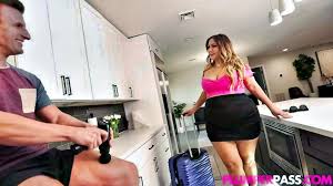 Wifey Sienna Massage - XXXBP