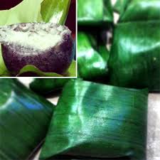 Kue cubit ketan hitam ini tidak kalah nikmat dengan kue cubit pada umumnya. Kue Bugis Ketan Hitam