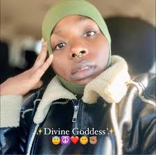 Strawberries have sold out for today. We have “picked today” Flavorich  peaches in stock. They are $6 per 1.5 quart box and $14 per 4 quart basket.