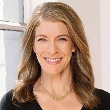 Michelle Oros's Instagram, Twitter & Facebook