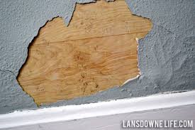 Refer to the can's label, which may suggest 10 or 20 minutes between coats. Free Download Why You Shouldnt Paint Over Wall Paper Lansdowne Life 600x400 For Your Desktop Mobile Tablet Explore 50 Painting Over Peeling Wallpaper Can I Paint Over Wallpaper How