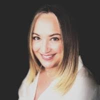 Stephanie Aiello's Instagram, Twitter & Facebook