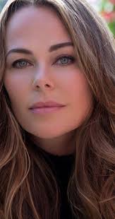 Polly Walker 2010 (396×594)