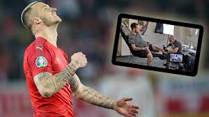 Weitere ideen zu eigentor, tattoo schattierung, wolken tattoo. Star Tatowierer Slimheli Irre Geschichten Der Stars Fussball Sonstiges