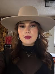 Aly Carpenter (@ylacarpenter) • Threads, exprésate más