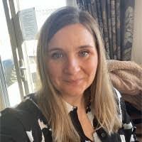 Natalie Rudd's Instagram, Twitter & Facebook