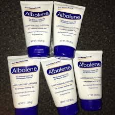 Moisturizing Cleanser That Gently Removes Makeup - Albolene