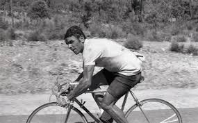 He was champion of portugal in six successive years. Ha 50 Anos Um Visconde Deu Fama Mundial A Joaquim Agostinho