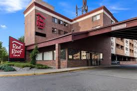 The red roof inn hotel with granite countertops, new bathrooms, and contemporary furniture provide the perfect touches for a trip away from the madness of everyday life. Red Roof Inn Seattle Airport Seatac Seatac Updated 2021 Prices