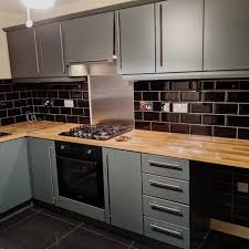 The laminate must be in good condition for best results. Can Kitchen Spray Be Used To Cover A Gloss Kitchen We Spray Upvc