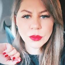 Mariah Warfield's Instagram, Twitter & Facebook