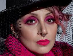 Fernanda Almeida Projects :: Photos, videos, logos, illustrations and  branding :: Behance