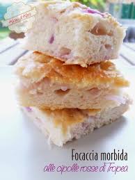 Scaldate l'olio in una larga cuocete per circa tre quarti d'ora e servitela calda o tiepida. Focaccia Morbida Con Impasto Diretto Alle Cipolle Rosse Di Tropea Kucina Di Kiara