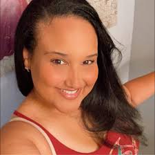 I keep reading that the food is bland. Do they have salt/pepper packets