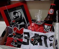 Que tal usar o presente de dia dos namorados para dar um up nessa ideia? Caixa Dos 5 Sentidos Dicas E Moldes Caixa Dos 5 Sentidos Presentes Criativos Para Namorado Diy Presente De Namoro