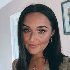 Molly Hackett's Instagram, Twitter & Facebook