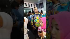 Detik Detik Anak Dan Menantu Habib Lutfi Membawa Kue Dan Tumpeng Youtube