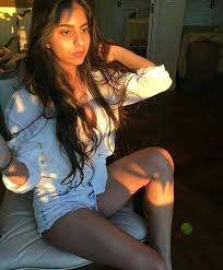 Daisy Shah Age Height Family Friends Affairs By Selebrityfeed Com Medium She was born on 25 august 1984 in mumbai, maharashtra, india. daisy shah age height family friends