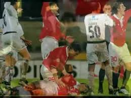 Acordar, olhar para o calendário e pensar: La Mort De Miklos Feher Youtube