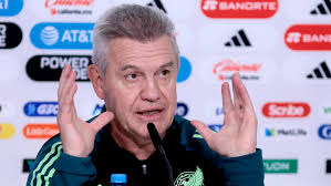 Mexico coach Aguirre taken to hospital ahead of USMNT game