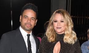 20 de noviembre de 1981) es una cantante, compositora, bailarina y actriz británica, más. Kimberley Walsh And Husband Justin Scott Welcome Second Baby Hello