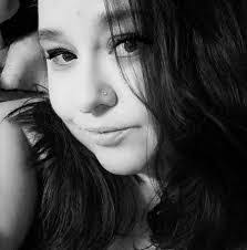 Katrina Farris's Instagram, Twitter & Facebook