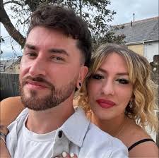 Hey I'm from the uk and looking for some fellow helldivers who would like  to help me spread some democracy 😎 I'm level 46 and Ive had helldivers  since it first came