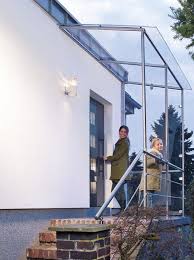 Das Selbst Gebaute Vordach Nach Dem Prokilo Baukasten Prinzip Sieht Nicht Nur Super Aus Dass Integrierte Gela Vordach Hauseingang Vordach Haustur Treppe Aussen