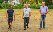 A new show hosted by the english broadcaster jeremy clarkson, best known for the car shows top gear and the grand tour, where he reviews and offers commentary on an amusing compilation of this year's tv bits. The Grand Tour 2021 Amazon Staffel 4 Autozeitung De