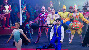 Pour les 30 ans du cirque arlette gruss, son fils gilbert gruss a imaginé un spectacle gigantesque ! Le Cirque Arlette Gruss Ose La Modernite