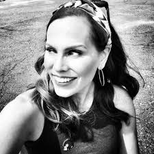 Susan Helmick's Instagram, Twitter & Facebook