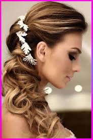 Attractive New Long Curly Wedding Hairstyles For Womens With Round Face In 2020 Curly Wedding Hair Wedding Hairstyles Bride Hairstyles