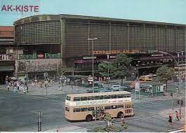 The bus stop for the bus 100 is really easy to find at the bahnhof zoologischer garten. Pin Auf Berlin Where I Grew Up