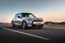 84556 besucher seit 06.10.2005 bereitgestellt von. The Mini Hatch Is Auto Trader S Most Fun Car To Drive