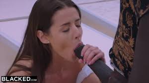 西比尔想摸摸黑人男性的大肉棒🎞️ PornoX