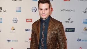 Die viktoria siegte in der 2. Rocco Stark Ich Habe Mich Bewusst Aus Der Offentlichkeit Zuruckgezogen