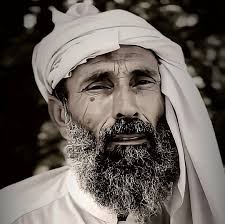 ادبي میلمنهُ ادبي ملګري چې زمونږ د ټانک سیمې ته راشي او زما د غریبې حجرې  زیارت وه نه کړي سخت به ورنه خفه یم !! ځکه چې زه د میلمنو سره