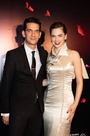 Αποστόλης μπαρμπαγιάννης και ρένα μόρφη τραγουδούν «είμαστε δυο υπερδυνάμεις» στην «καθαρή. H Rena Morfh Fwtografizetai Gia Prwth Fora Me Ton Syzygo Ths Gpop Gr