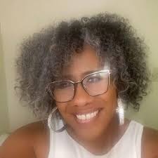 Living in the Middle Between Good and Evil : Dan, Tay La: Amazon.de: Books