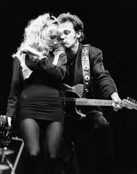 Entdecke rezepte, einrichtungsideen, stilinterpretationen und andere ideen zum ausprobieren. Bruce Springsteen Und Patti Scialfas Fast 30 Jahrige Ehe Einblick In Ihre Liebesgeschichte
