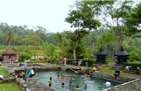 Tapi, itu memberi keuntungan bagi wisatawan karena mereka dapat bersantai dengan lebih khidmat. Nineteendy S Wisata Pemandian Air Panas Candi Umbul Magelang