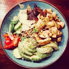 Angiemuc On Instagram Bowls Bowls Bowls Ich Ess Jetzt Nur Noch Aus Bowls Heute Mal Wieder Sooooo Lecker Buddhabowl Ch Food Cobb Salad Cobb